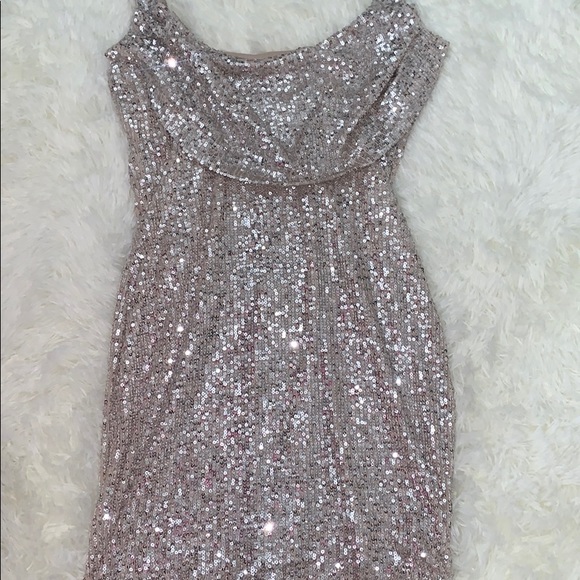 Gold short dress 👗✨ - Picture 1 of 2